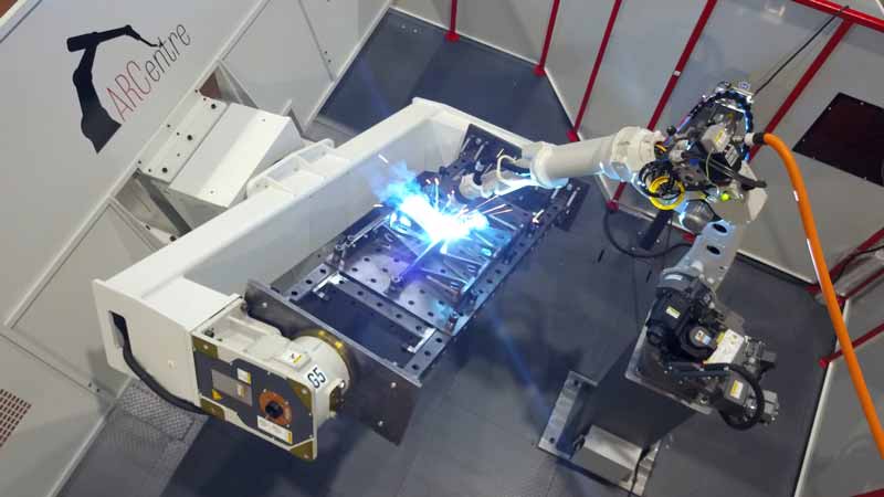Schweißrobotersystem für die Fertigung von Hofladern 